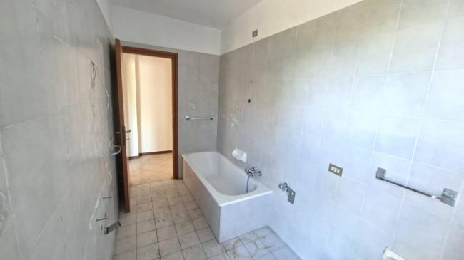 2 CAMERE in vendita a Fidenza