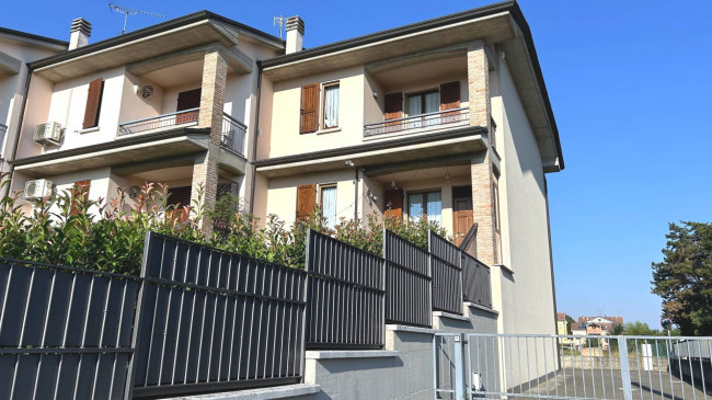 CASA SCHIERA in vendita a Fidenza