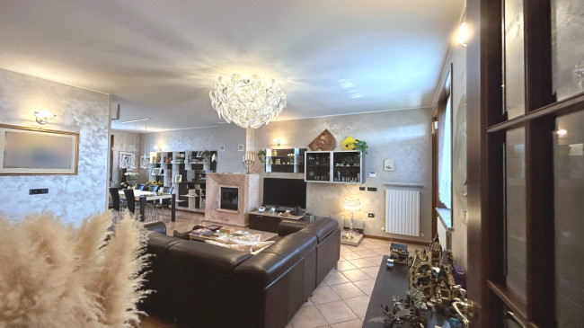 CASA SCHIERA in vendita a Fidenza