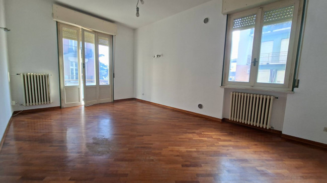 2 CAMERE in vendita a Fidenza