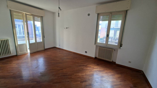 2 CAMERE in vendita a Fidenza