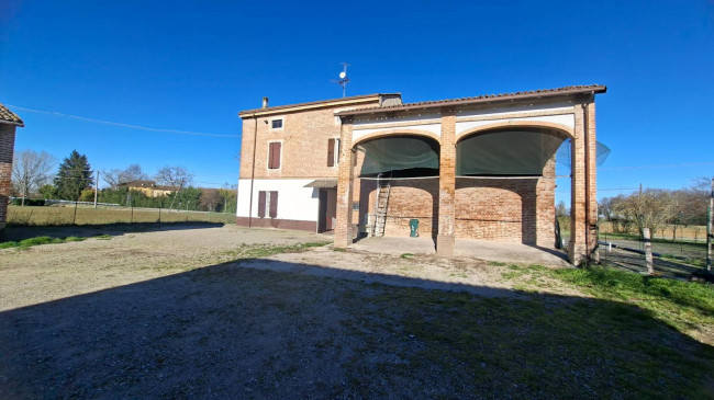 RUSTICO in vendita a Fidenza