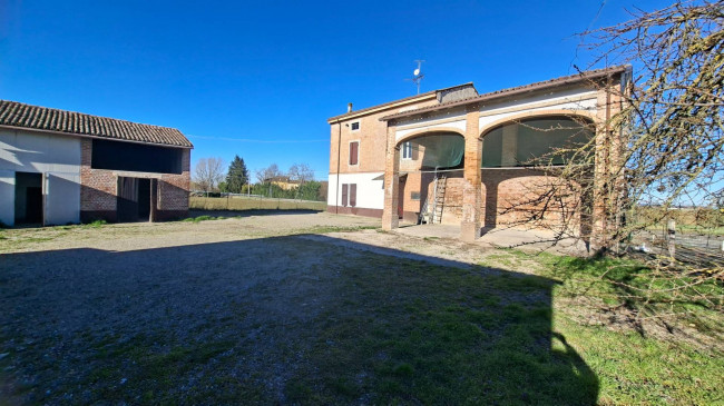 RUSTICO in vendita a Fidenza