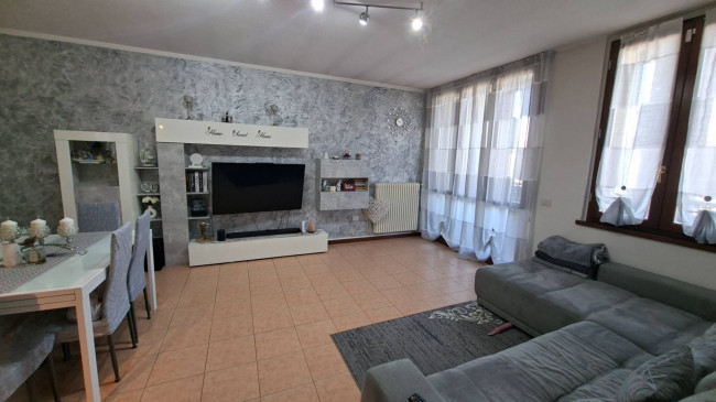 3 CAMERE in vendita a Fidenza