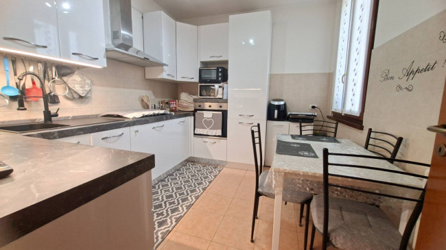 3 CAMERE in vendita a Fidenza