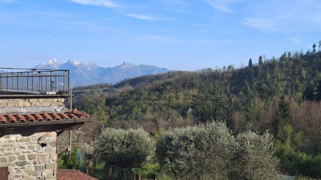 CASA SINGOLA in vendita a Mulazzo