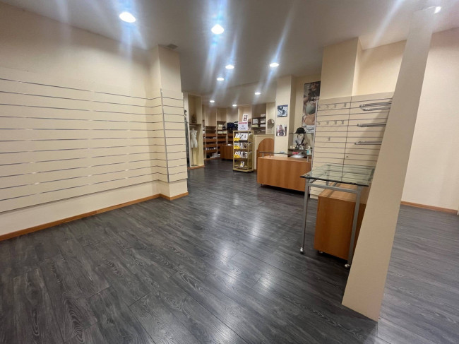 Locale commerciale a Busto Arsizio