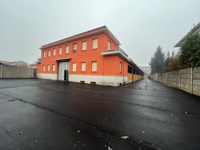 Capannone a Busto Arsizio