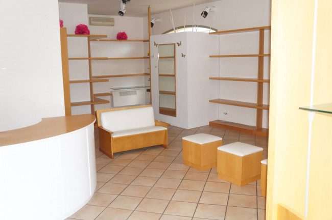 Locale commerciale a Cavezzo