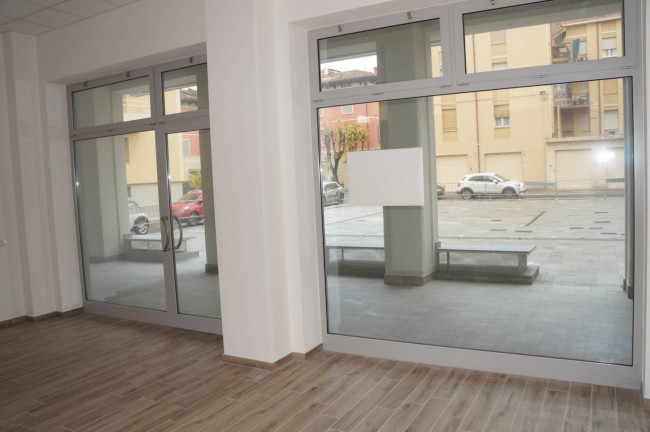 Locale commerciale a Mirandola