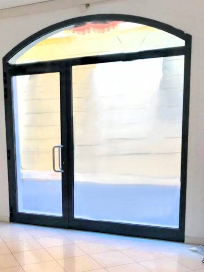 Locale commerciale a Mirandola