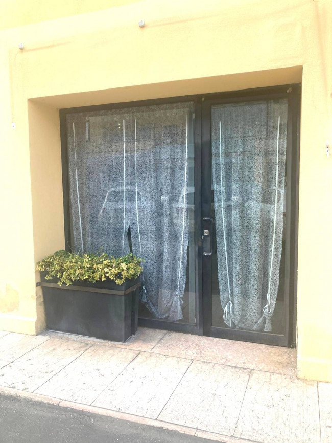 Locale commerciale a Mirandola