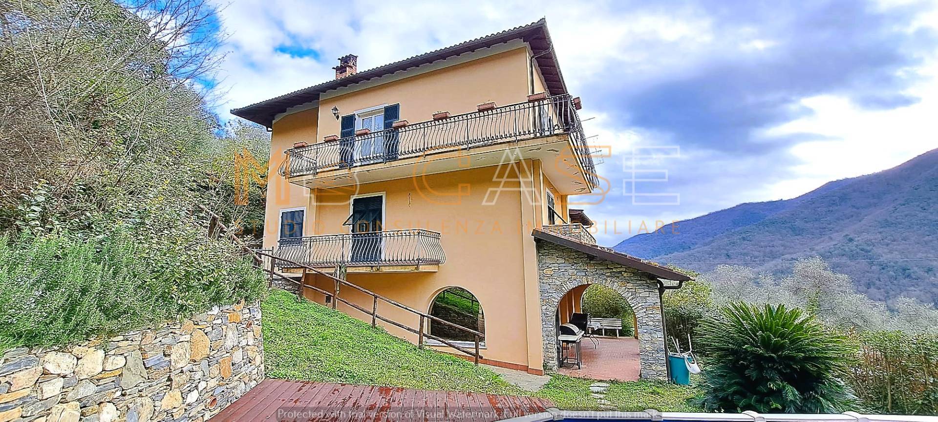 Villa in vendita a Casanova Lerrone (SV)