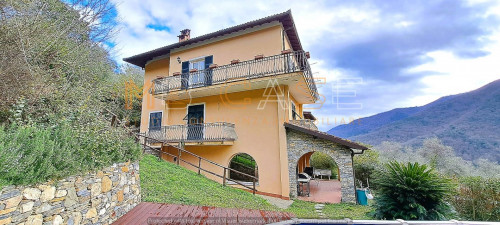 Villa in vendita a Casanova Lerrone (SV)