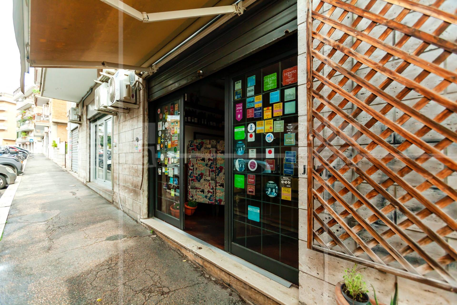 Attività commerciale in vendita a Roma