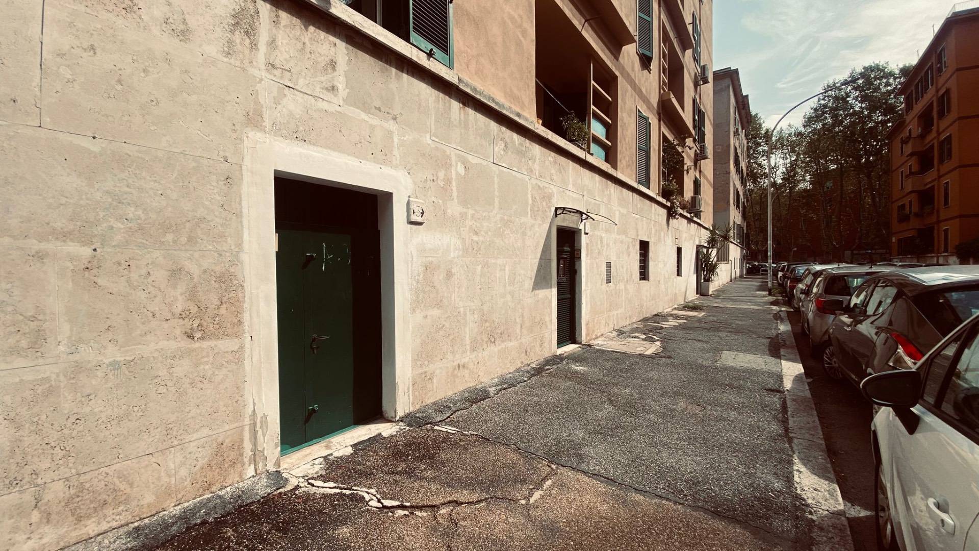 Locale commerciale in vendita a Roma