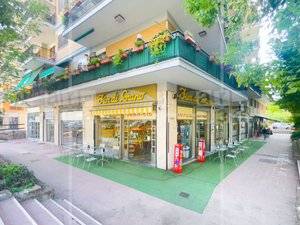 Locale commerciale in affitto a Roma