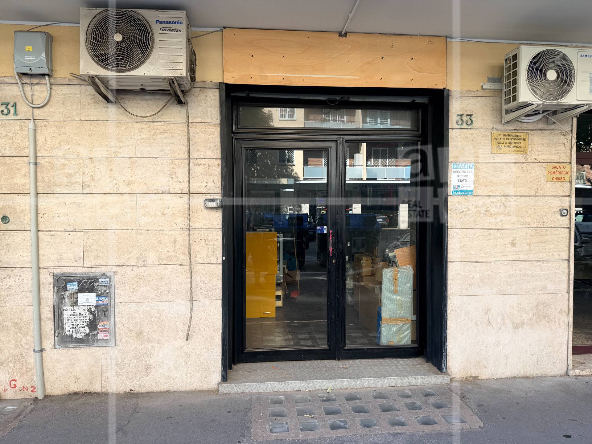 Locale commerciale in vendita a Roma