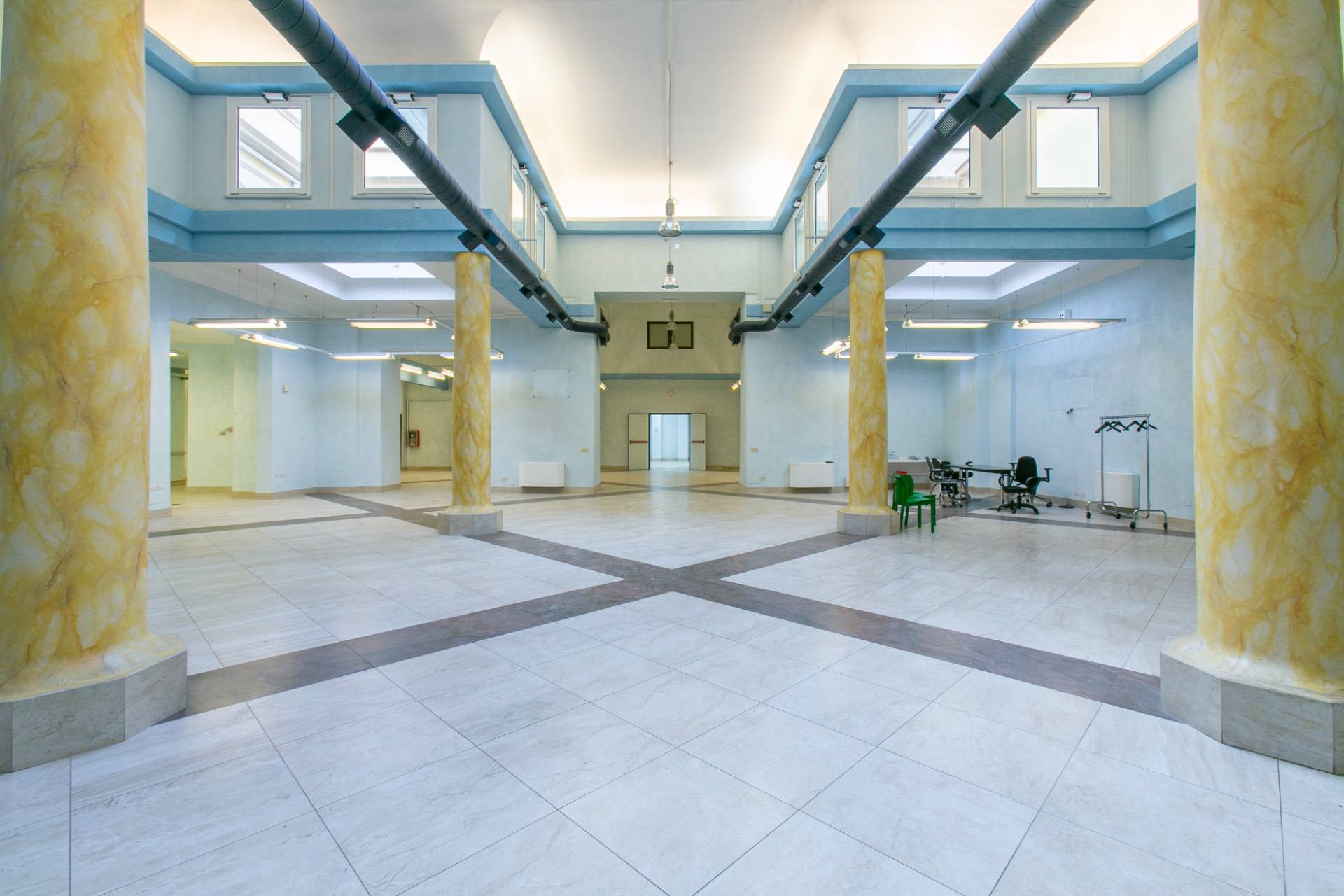 Locale commerciale in affitto a Roma