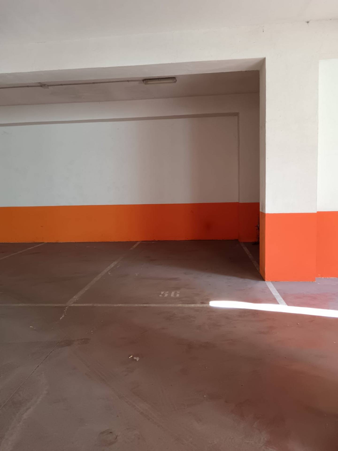 Posto auto coperto in vendita a Roma