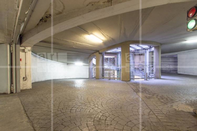 Box o garage in vendita a Roma