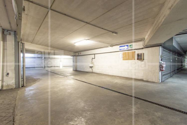 Box o garage in vendita a Roma