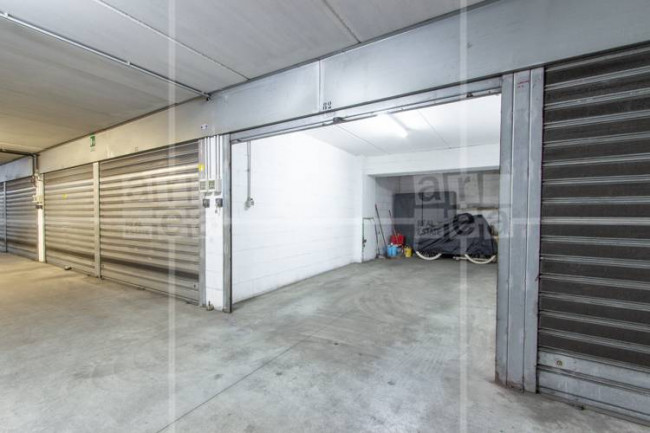 Box o garage in vendita a Roma