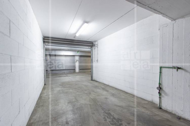 Box o garage in vendita a Roma
