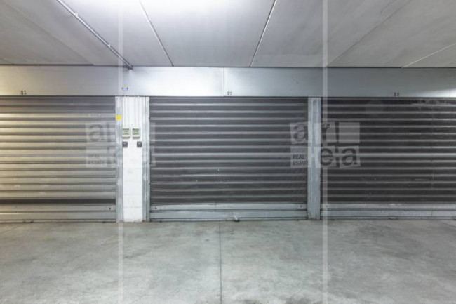 Box o garage in vendita a Roma