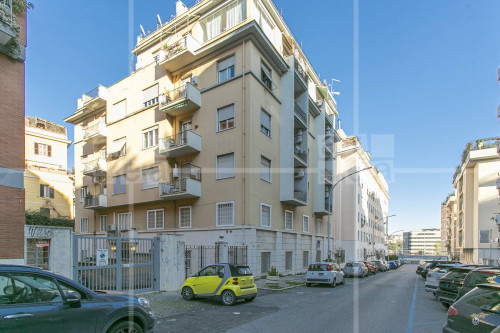 Appartamento in vendita a Bologna, Roma (RM)