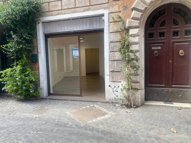 Locale commerciale in affitto a Roma