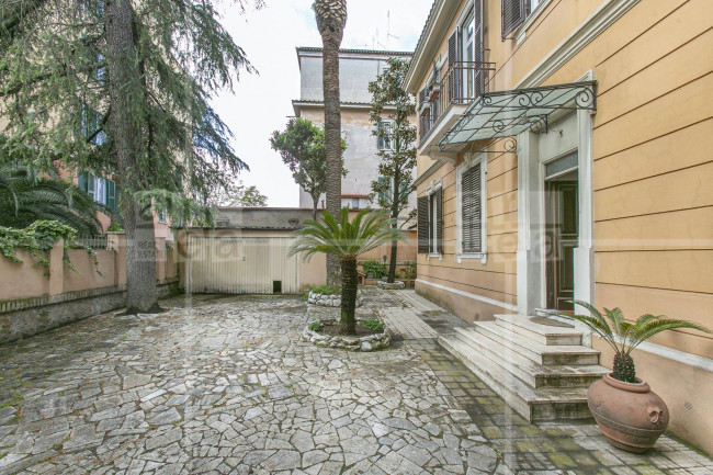 Villa in vendita a Trieste, Roma (RM)