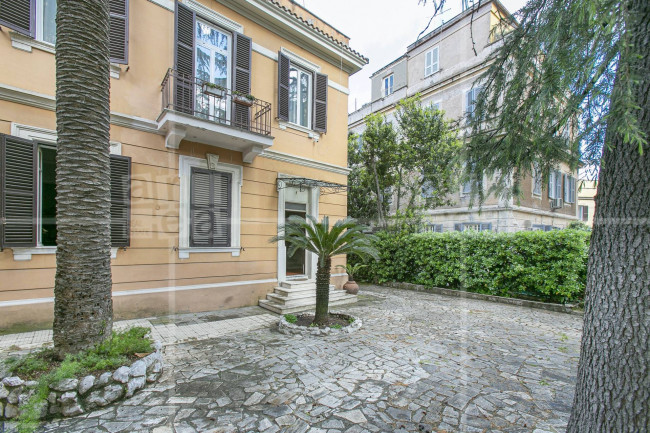 Villa in vendita a Trieste, Roma (RM)