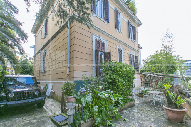 Villa in vendita a Trieste, Roma (RM)