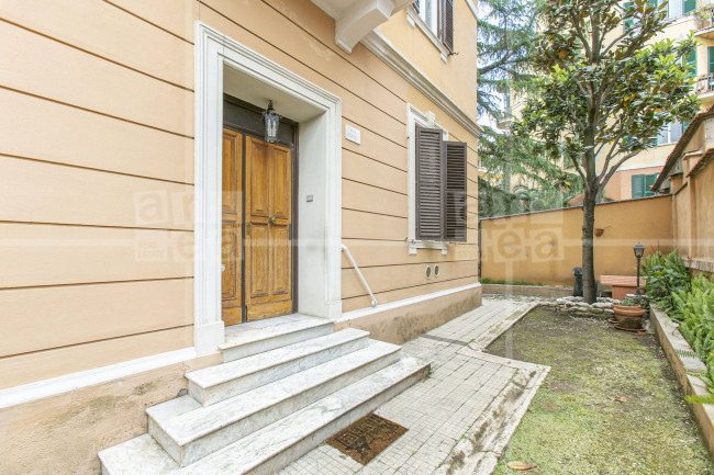 Villa in vendita a Trieste, Roma (RM)