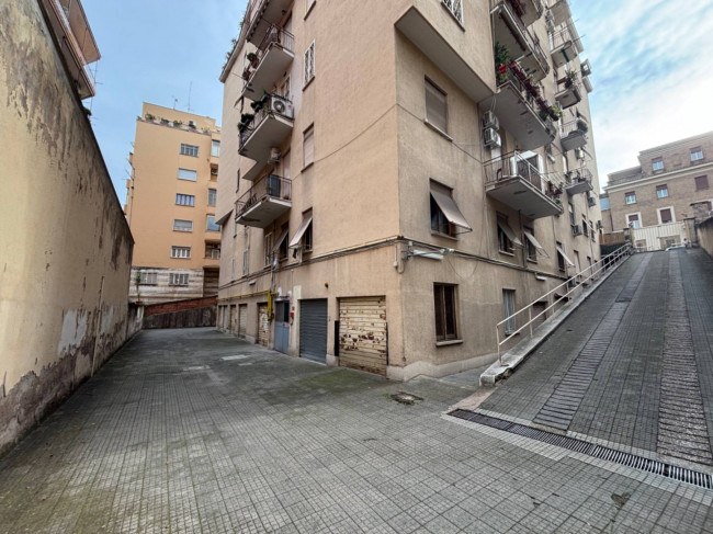 Box o garage in vendita a Roma