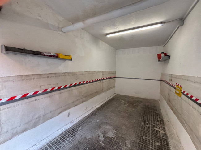 Box o garage in vendita a Roma