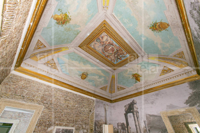 Locale commerciale in affitto a Roma