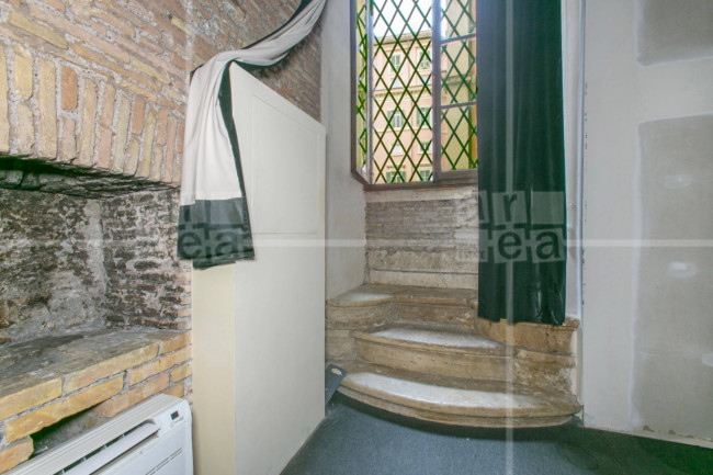 Locale commerciale in affitto a Roma