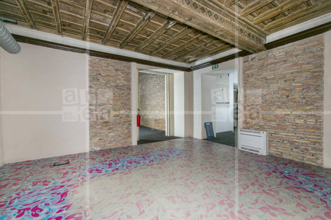 Locale commerciale in affitto a Roma