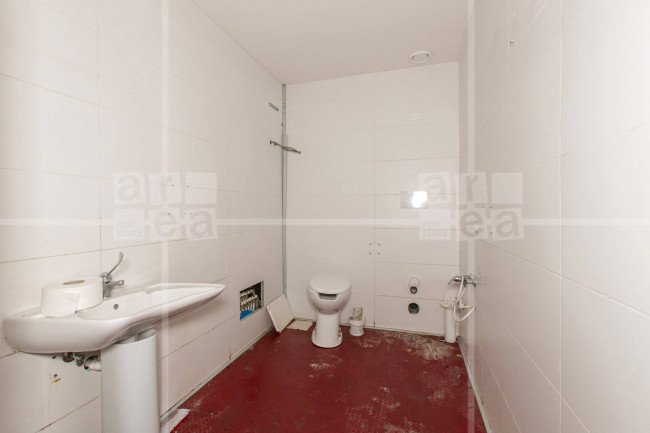 Locale commerciale in affitto a Roma