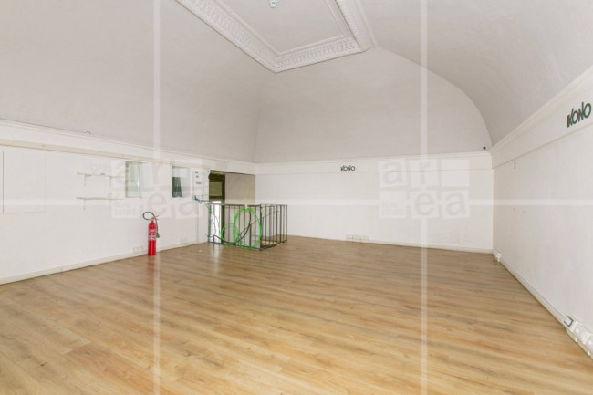 Locale commerciale in affitto a Roma