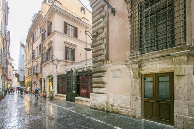 Locale commerciale in affitto a Roma