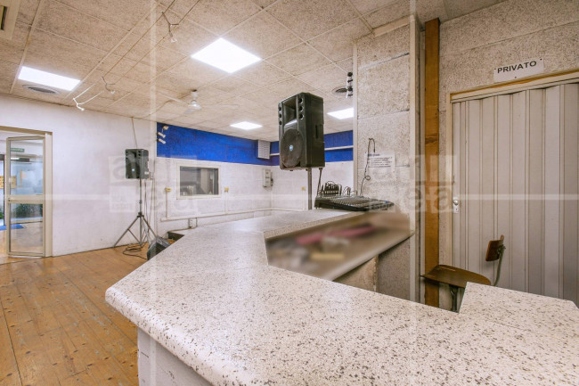 Attività commerciale in vendita a Roma