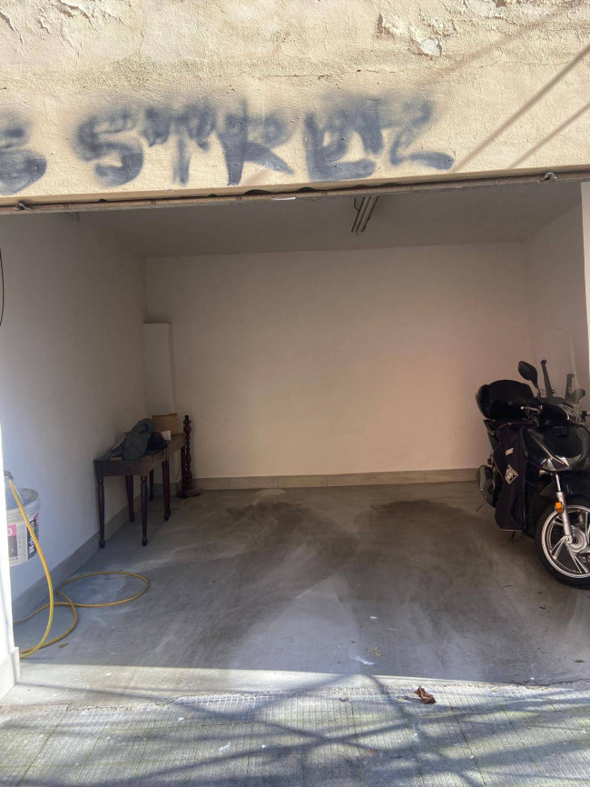 Box o garage in vendita a Roma