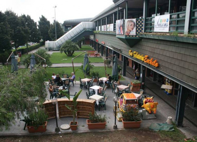 Locale commerciale in vendita a Roma