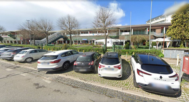 Locale commerciale in vendita a Roma