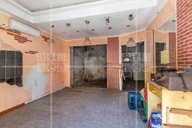 Locale commerciale in vendita a Roma