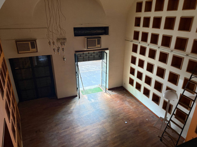 Locale commerciale in affitto a Roma
