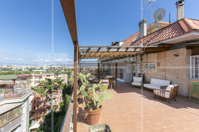Appartamento in vendita a Roma